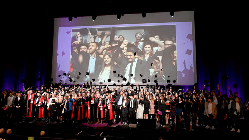 Lancé de chapeaux, Remise des Diplômes Promo 21
