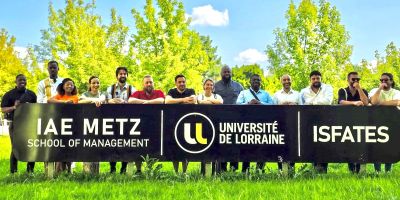 Photo de groupe des participants à la Summer School